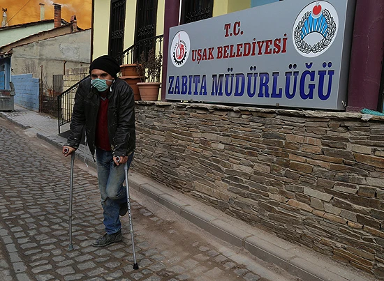 Dilenen zabıta 10 dakikada 80 lira topladı